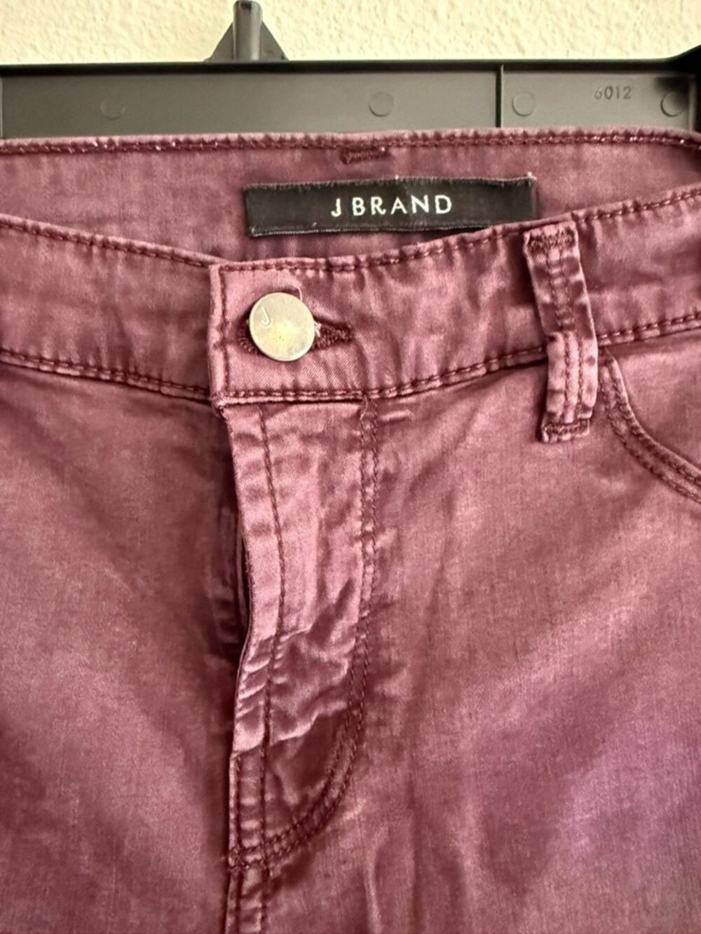 J Brand 485 Luxe Sateen Super Skinny Pants Pinot Burgundy Size 30